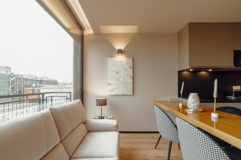City Center Premium Apartment by Vacationy - image 18