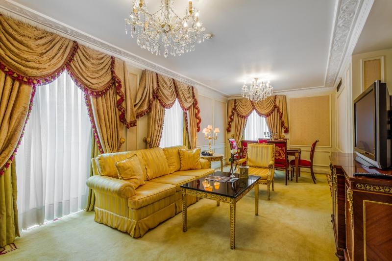 Harrington Suite image 3