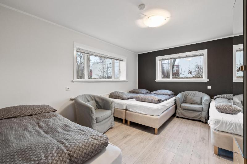 Quadruple Room with Shared Bathroom image 2