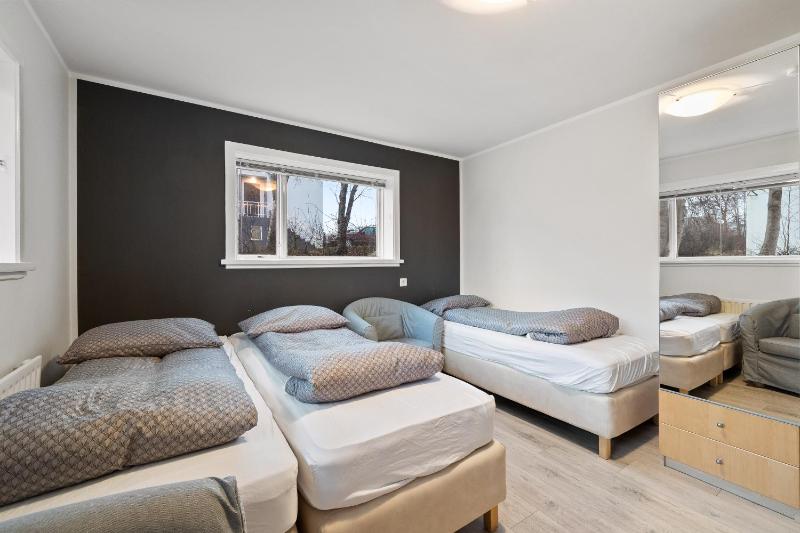 Quadruple Room with Shared Bathroom image 3