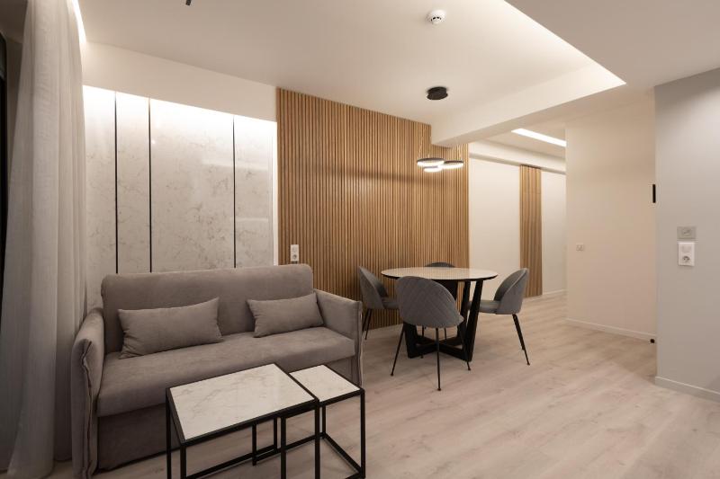One-Bedroom Suite image 2