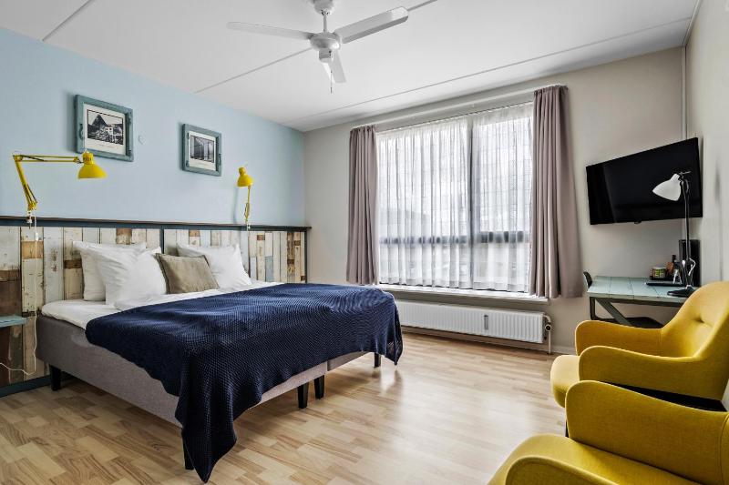 Business King Room image 4
