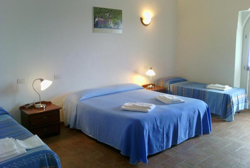 Quadruple Room image 4