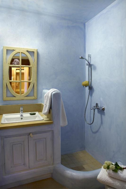Four-Bedroom Villa with Private Pool image 3