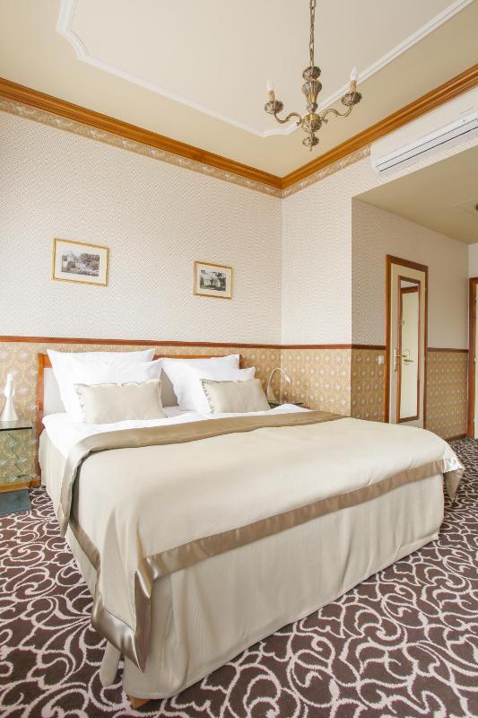 Wellness Package - Deluxe Double Room image 1
