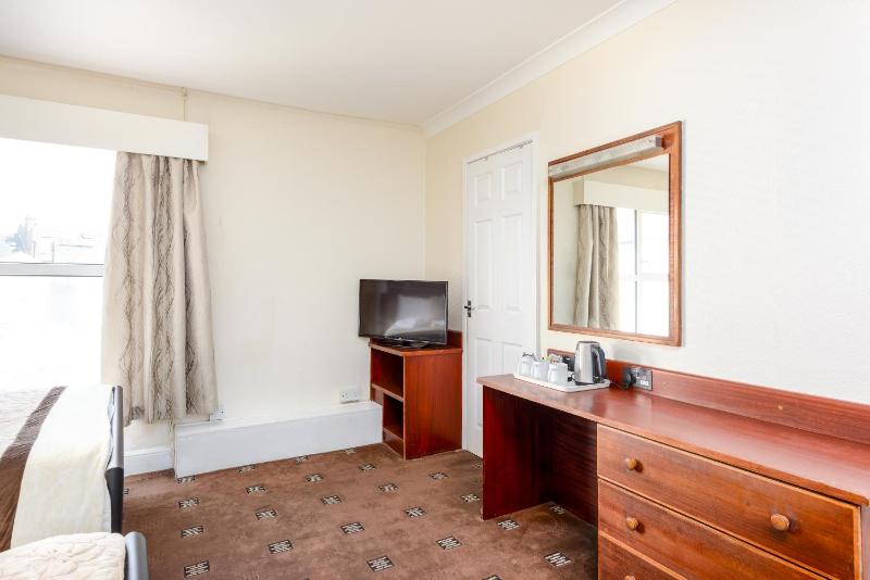 Standard Family Room image 3