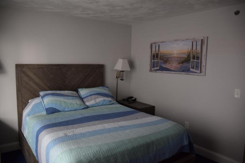 Queen Room image 2