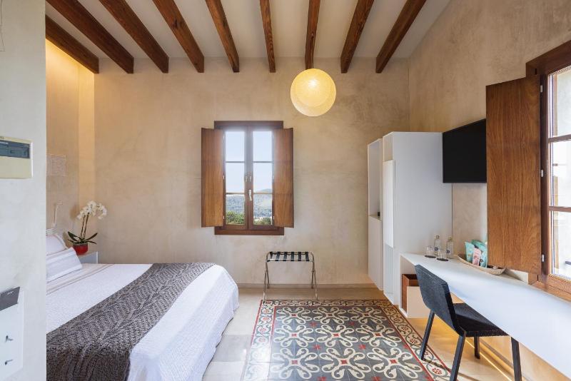 Standard Double Room image 1