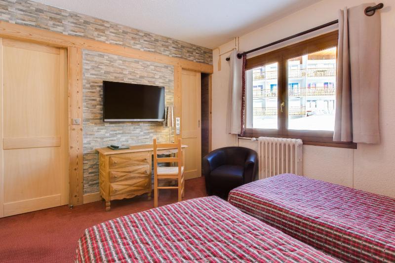 Large Double Room image 1