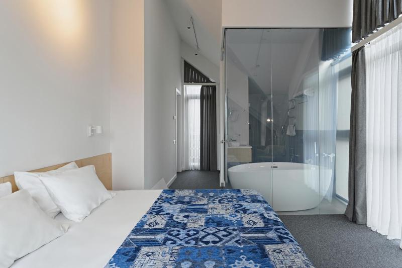 Suite with Mountain View image 4