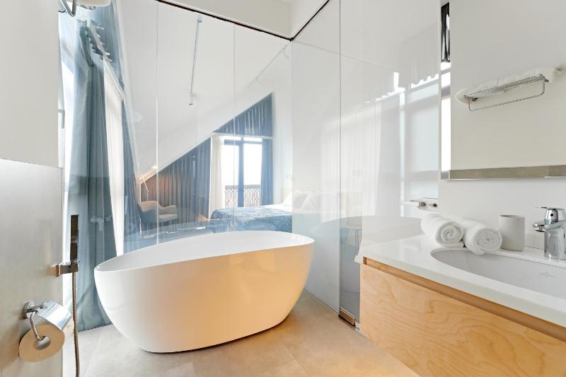 Suite with Mountain View image 3