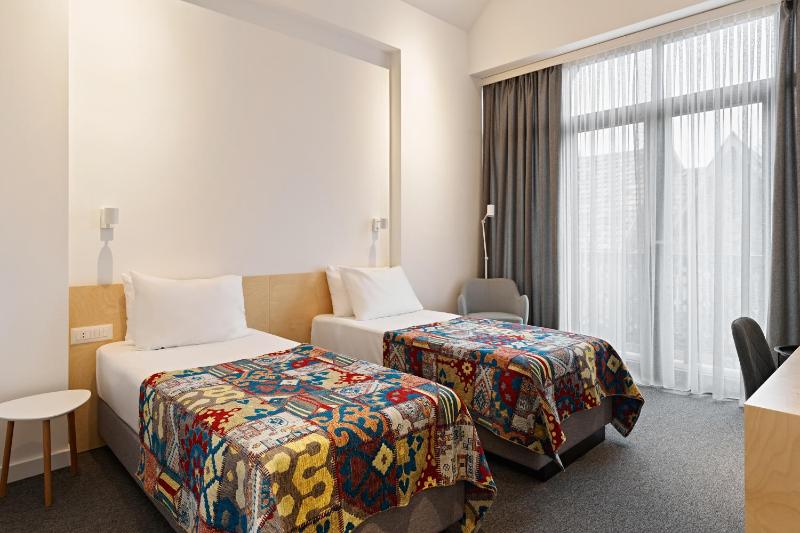 Deluxe Twin Room image 4