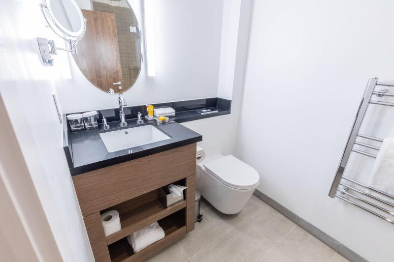 Deluxe Suite, 1 Bedroom, 1 King, Sofa Bed, Kitchenette image 2