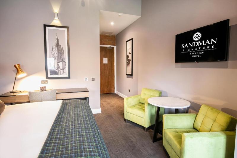 Accessible Room, 1 King Bed image 3