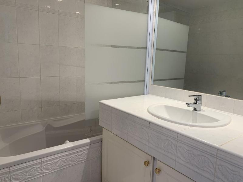 Appartement T3 en bord de mer avec balcon WIFI et parking sécurisé - FR-1-374-23 - image 8