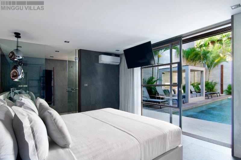 8BR Villa Jumis - Minggu Villas Seminyak - image 22