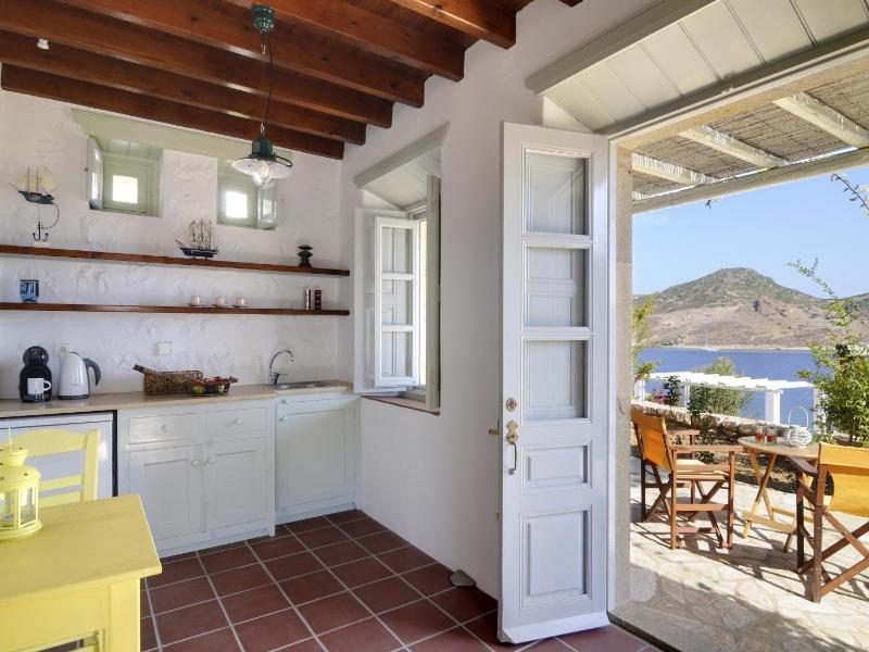 Studio with Sea View image 4