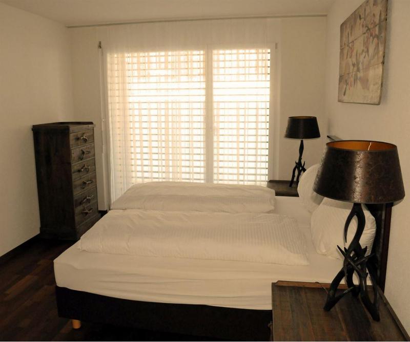 One-Bedroom Apartment (no Access to Pool during off season) image 4