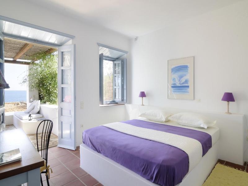 One-Bedroom Apartment with Sea View image 4