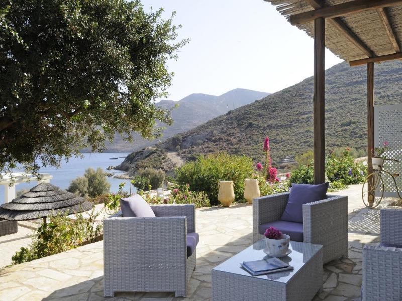 Deluxe One-Bedroom Apartment with Sea View image 3