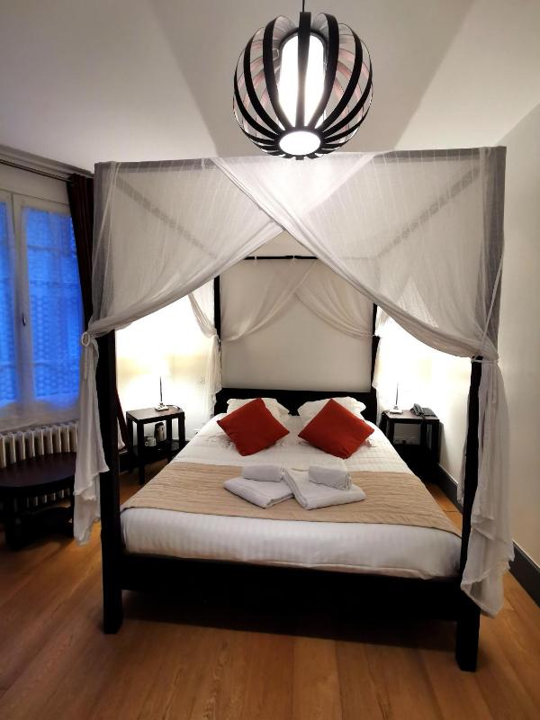 Double Room image 1