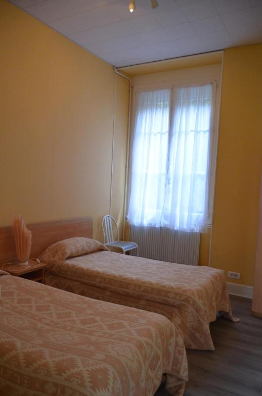 Quadruple Room with Garden View image 4