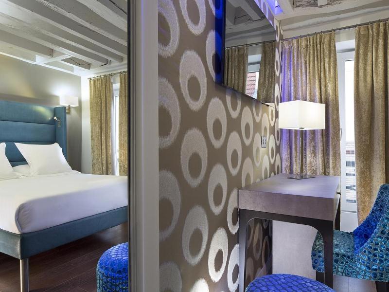 Superior Double Room image 1