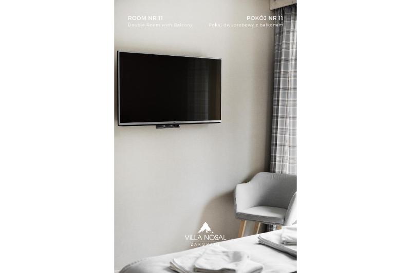 Double Room with Balcony image 3