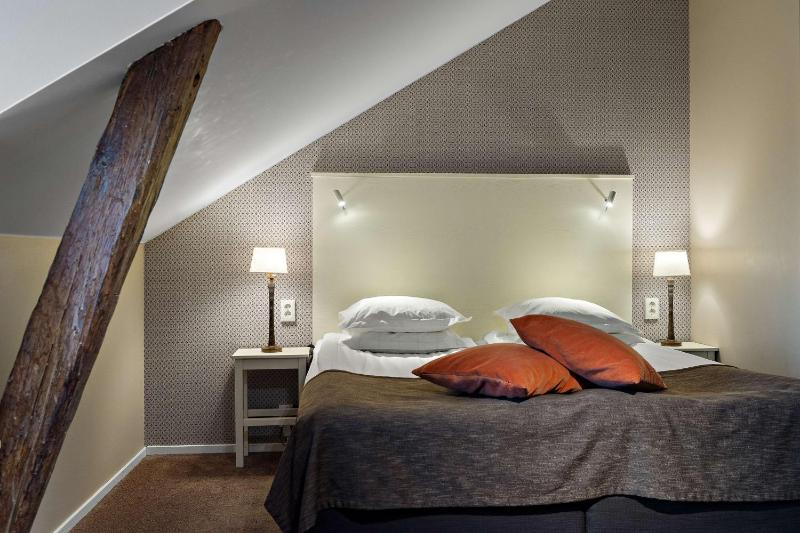 Double Room image 4