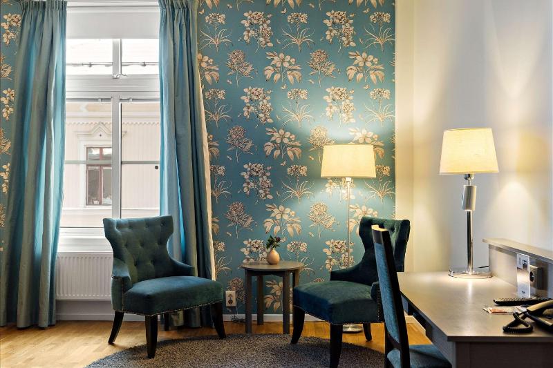 Superior Double Room - Non-Smoking image 3