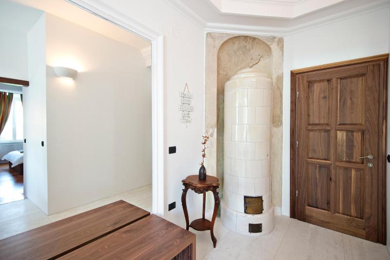 Deluxe Apartment with River & Castle View image 2