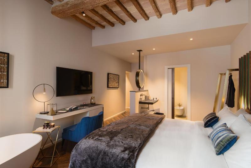 Times Suites - Guesthouse - Etruria Collection - image 7