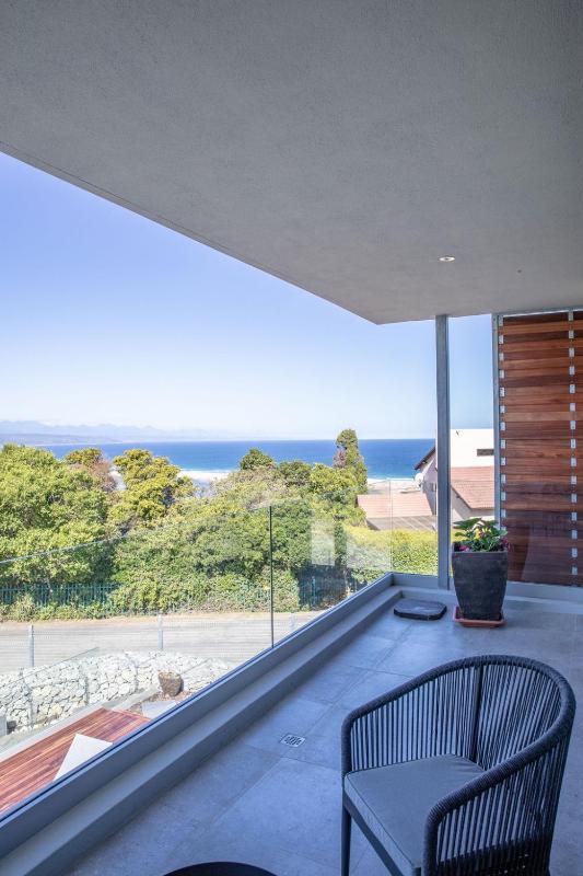 Hilltop Bayview Luxury Apartments - image 7