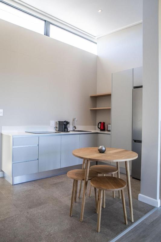Hilltop Bayview Luxury Apartments - image 11