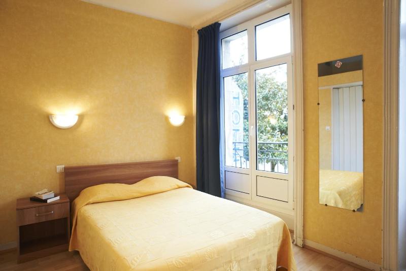 Hotel Le Petit Duquesne - image 11