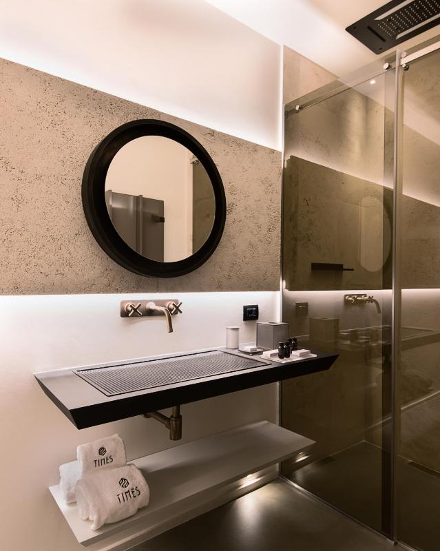 Times Suites - Guesthouse - Etruria Collection - image 10