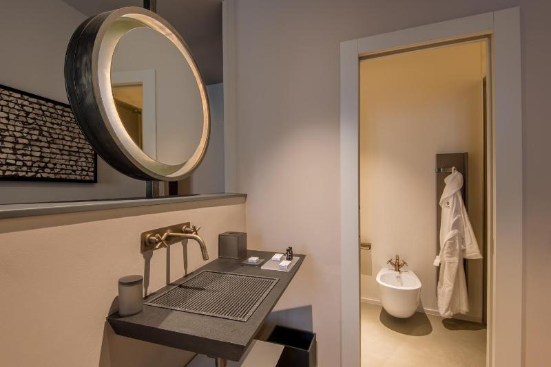 Times Suites - Guesthouse - Etruria Collection - image 23