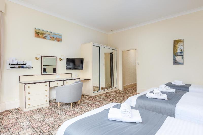 Standard Family Room image 4