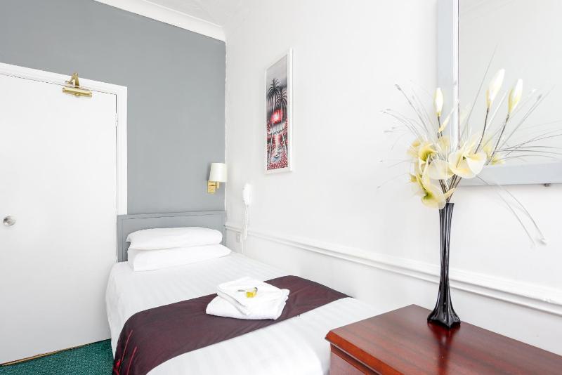 Abbey Lawn Hotel - image 50