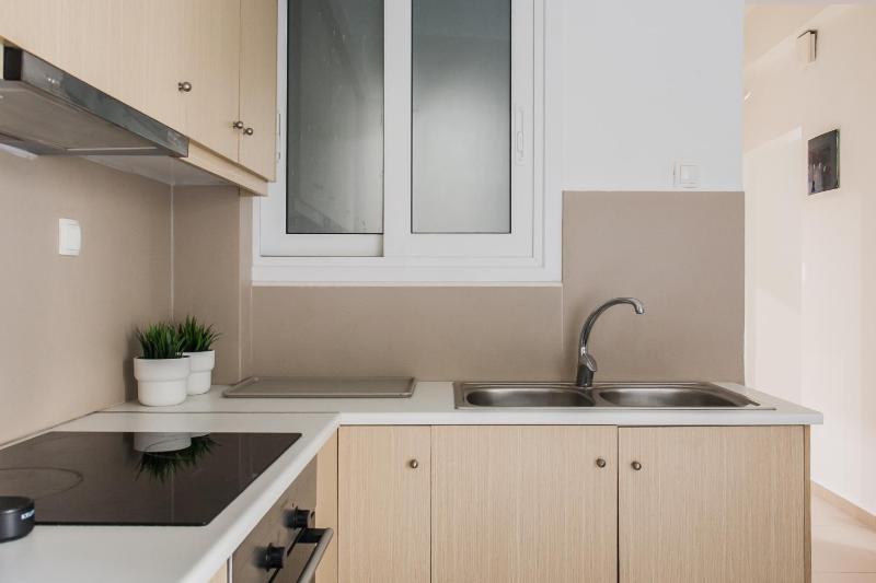 Groovy 2BR Apartment in Koukaki by UPSTREET - image 15