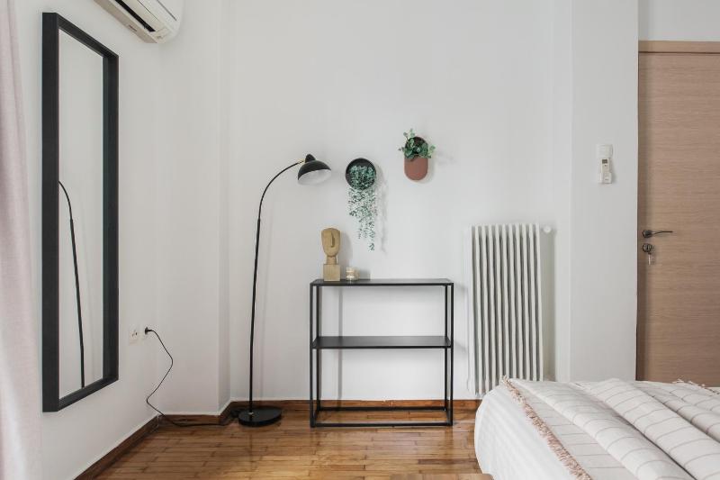 Groovy 2BR Apartment in Koukaki by UPSTREET - image 14