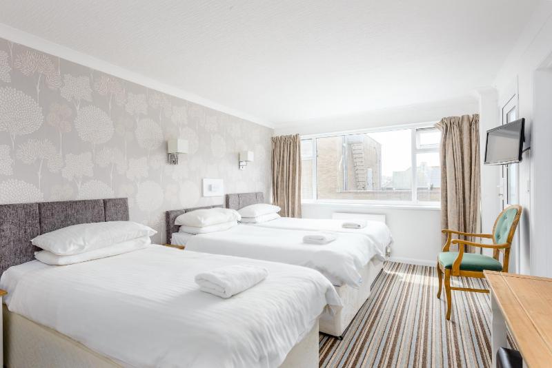 Triple Room image 3