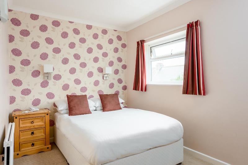 Double Room image 3