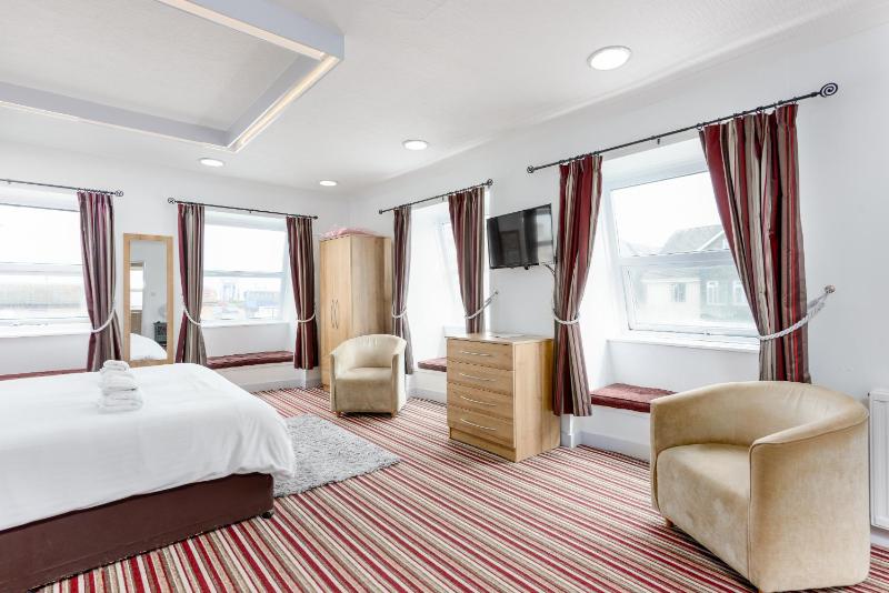 Double Room image 4