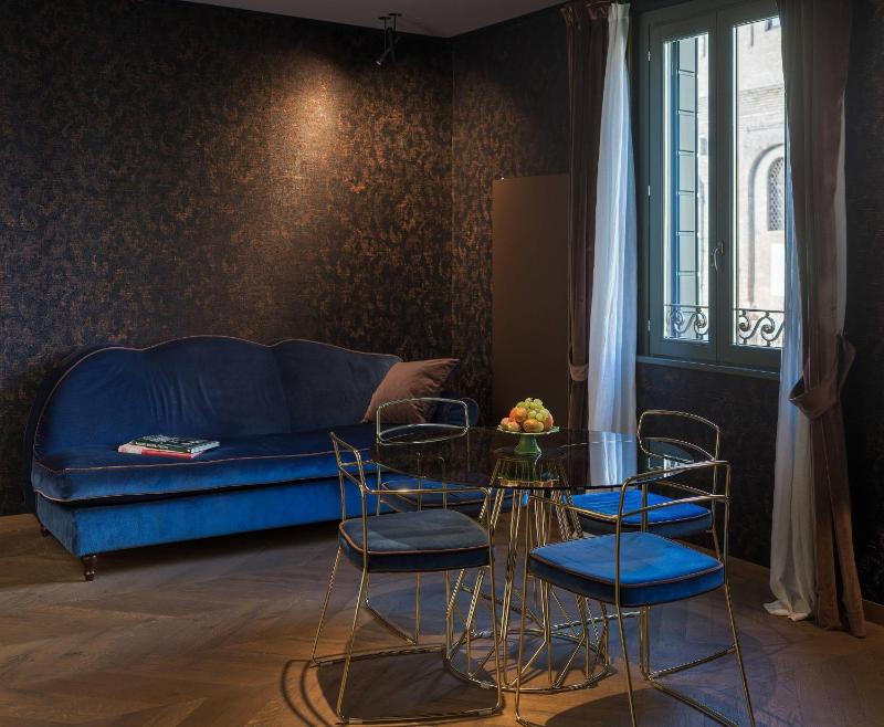 Suite with River View image 4