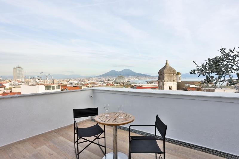 GuestHost - Terrazzino Spagnolo Panoramic Apartment - image 11