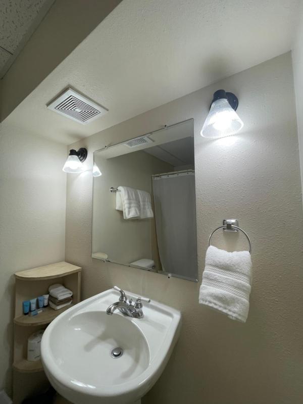 Quadruple Room image 3