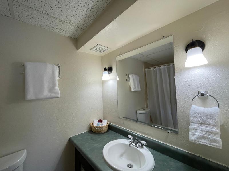 Quadruple Room with Mountain View image 2