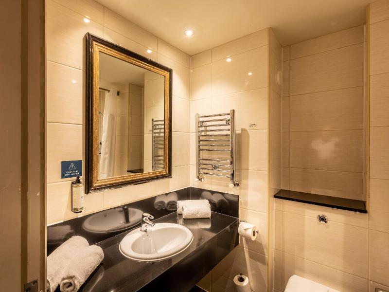 Suite - Non-Smoking image 3