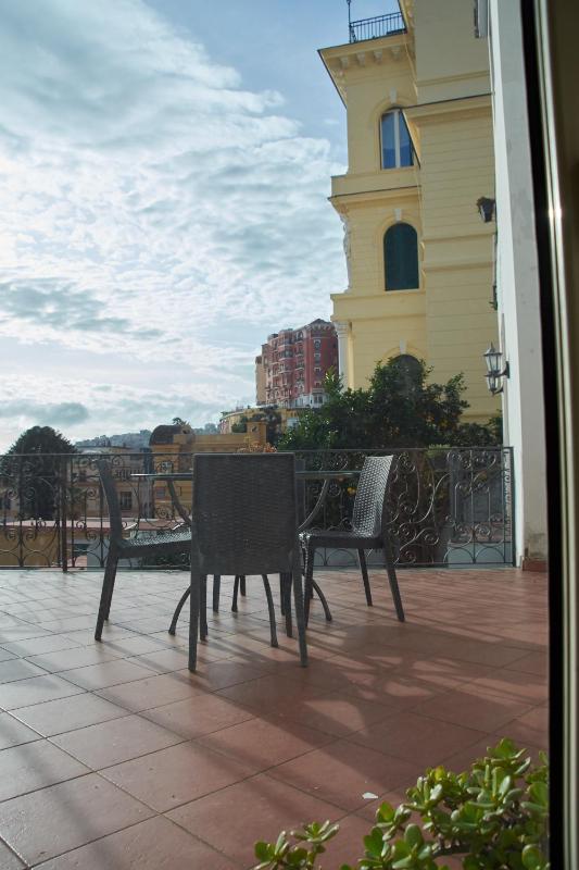 Classic Double Room image 3